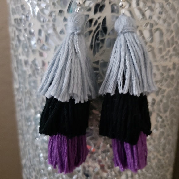 Ursula Inspired Tassles - Picture 1 of 1